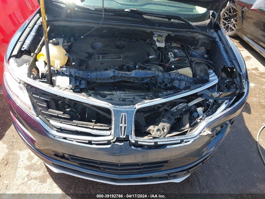VIN 5LMCJ3D91JUL07040 2018 LINCOLN MKC RESERVE