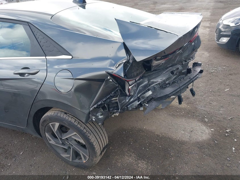 VIN KMHLS4DG3RU655227 2024 HYUNDAI ELANTRA SEL