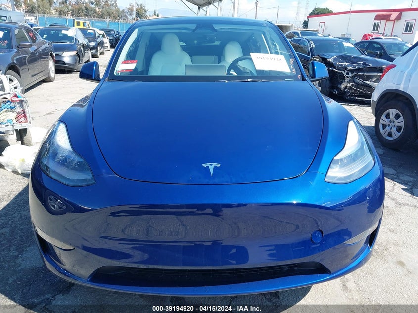 VIN 7SAYGDEE5RA236264 2024 TESLA MODEL Y