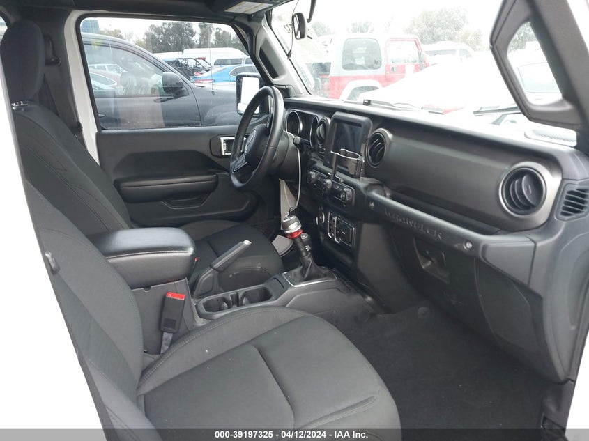 2018 JEEP WRANGLER UNLIMITED SPORT S 4X4 - 1C4HJXDG6JW320292