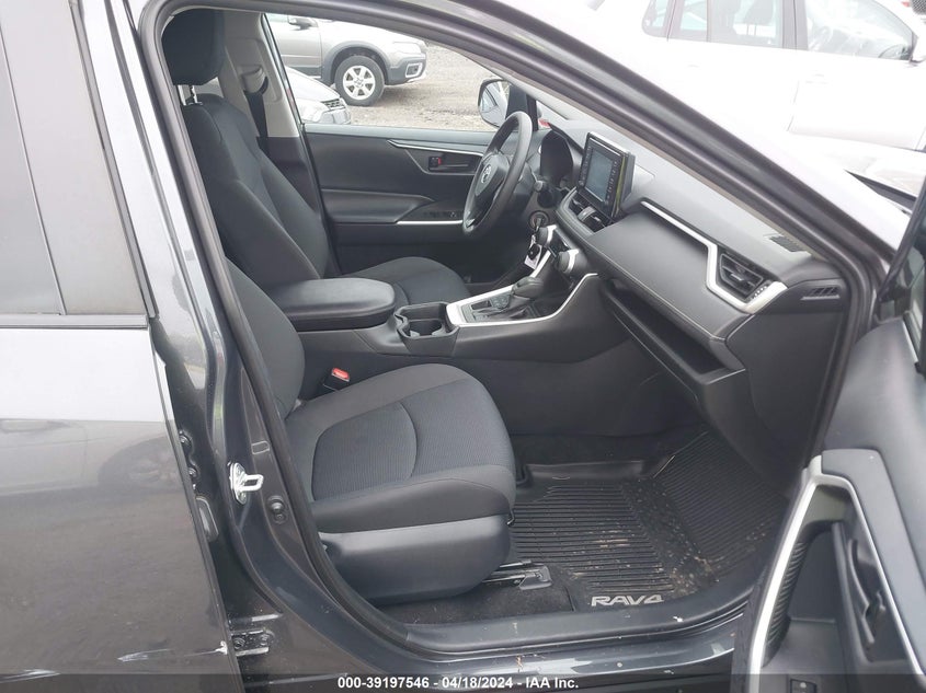 VIN 2T3G1RFV8KW063056 2019 TOYOTA RAV4 LE