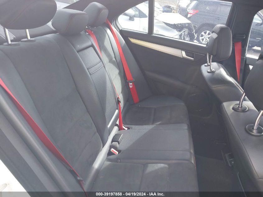 2013 Mercedes-Benz C 300 Luxury 4Matic/Sport 4Matic VIN: WDDGF8AB2DR250388 Lot: 39197858