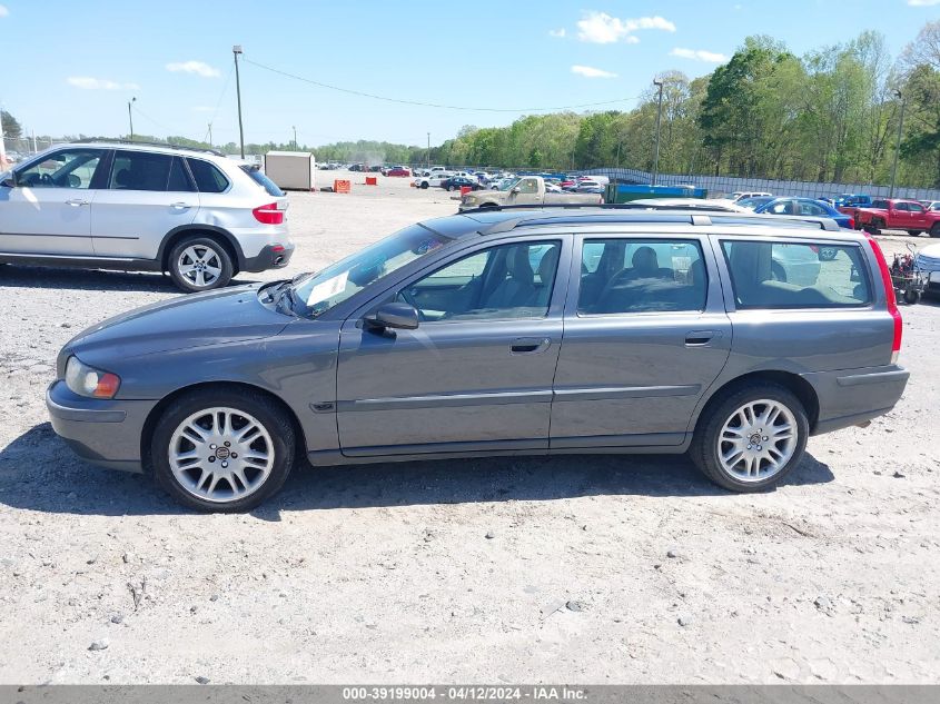 2004 Volvo V70 2.5T VIN: YV1SW59V142429882 Lot: 39199004