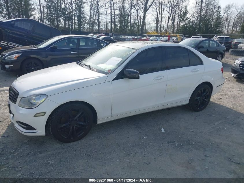 2013 Mercedes-Benz C 300 Luxury 4Matic/Sport 4Matic VIN: WDDGF8AB0DR265634 Lot: 39201068