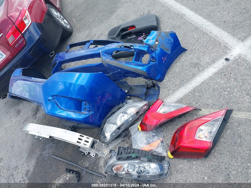 VIN JHMFC1F34JX006058 2018 HONDA CIVIC EX