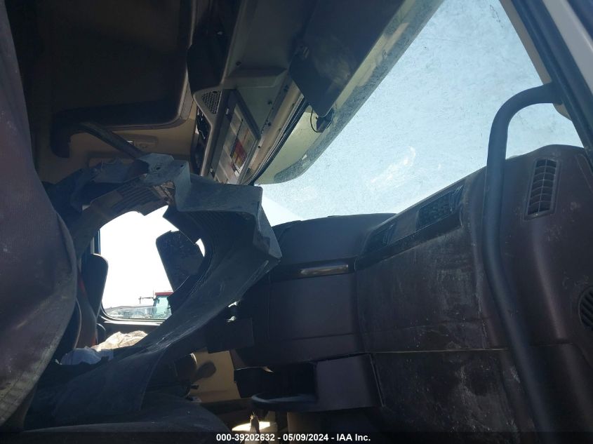 2017 Volvo Vnl VIN: 4V4NC9EH1HN970135 Lot: 39202632