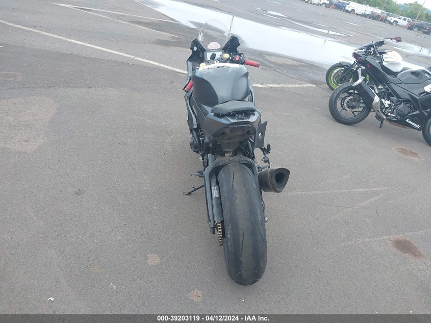 2022 SUZUKI GSX-R1000 - JS1DM11B4N7100204