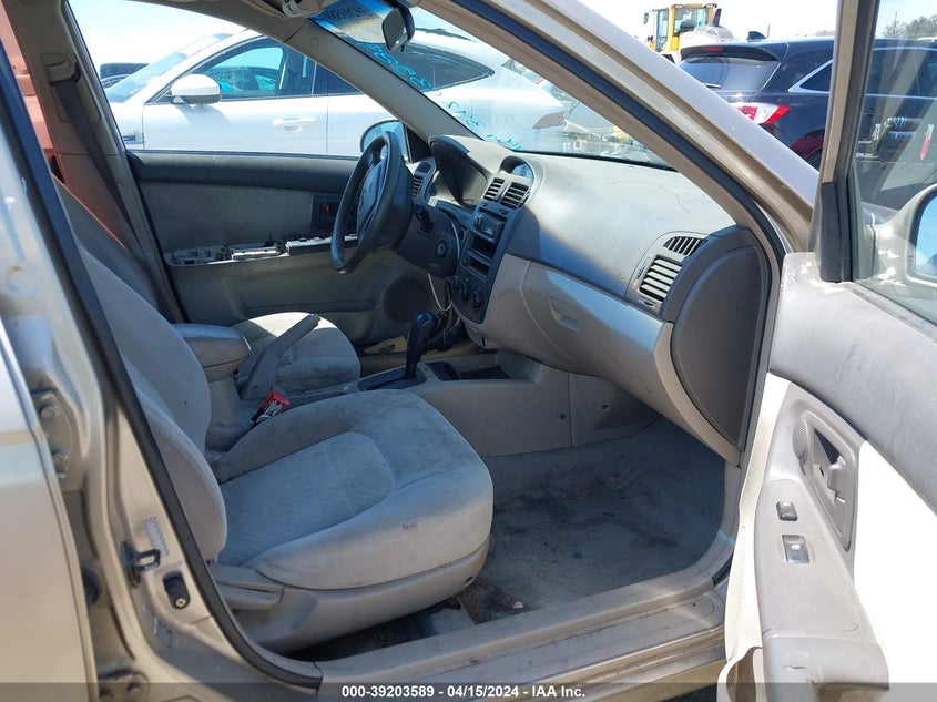 2004 Kia Spectra Ex/Lx VIN: KNAFE122245043860 Lot: 39203589