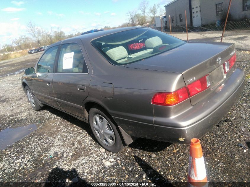 2001 Toyota Camry Ce VIN: 4T1BG22K51U049392 Lot: 39203901