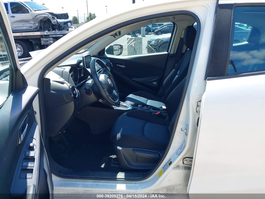 2016 Scion Ia VIN: 3MYDLBZV8GY145694 Lot: 39205276