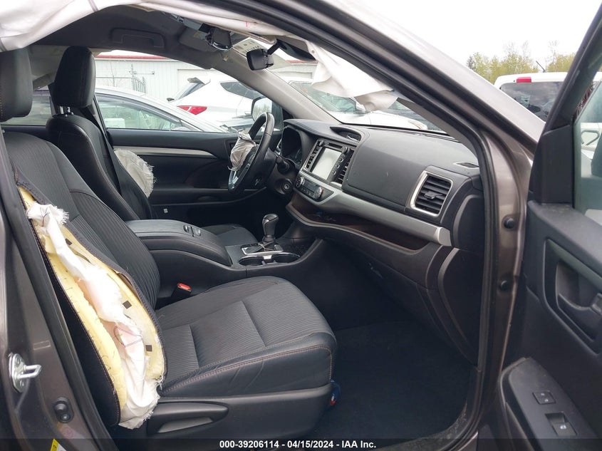 2019 TOYOTA HIGHLANDER VIN: 5TDBZRFH7KS974560
