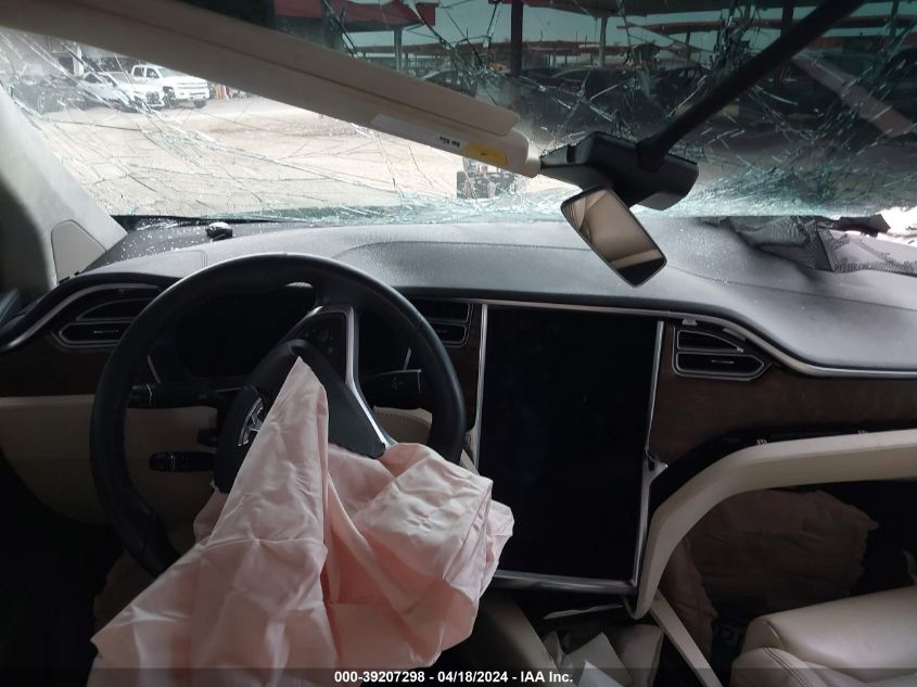 2017 Tesla Model X 100D/75D/90D VIN: 5YJXCBE25HF067850 Lot: 39207298