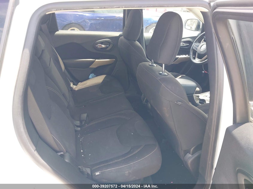 VIN 1C4PJLCB6HD233556 2017 JEEP CHEROKEE LATITUDE FWD