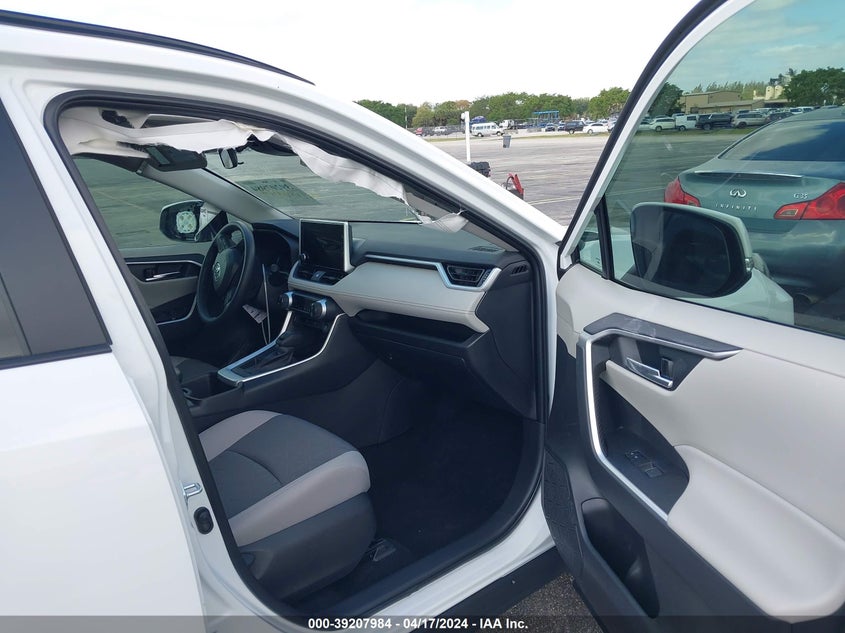 VIN 2T3W1RFV1RW329913 2024 TOYOTA RAV4 XLE