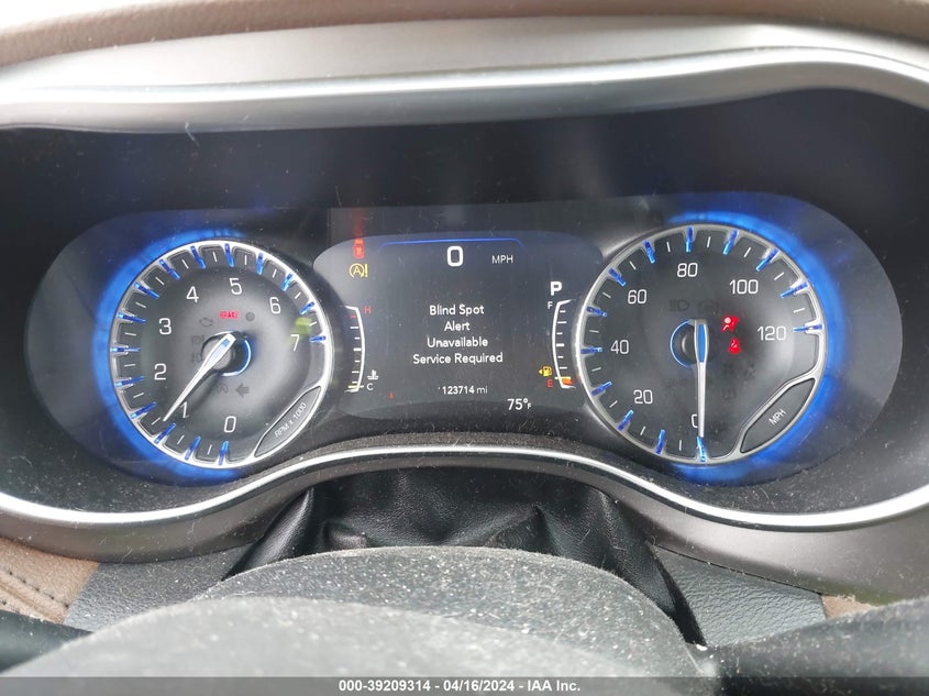 VIN 2C4RC1GG9HR747931 2017 CHRYSLER PACIFICA LIMITED