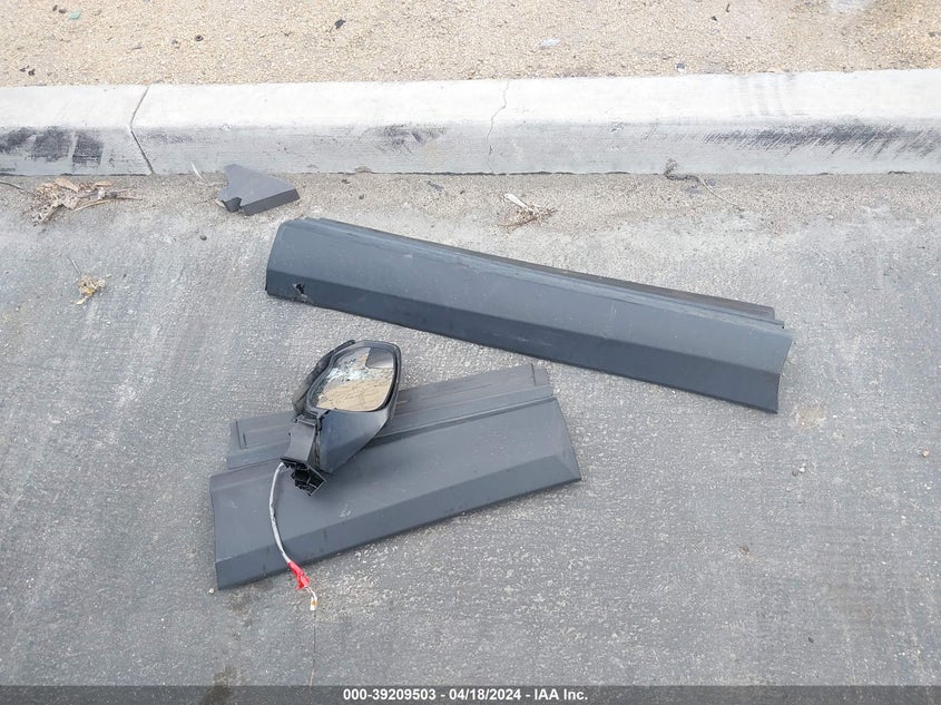 2017 TOYOTA RAV4 XLE - JTMWFREV3HJ718181