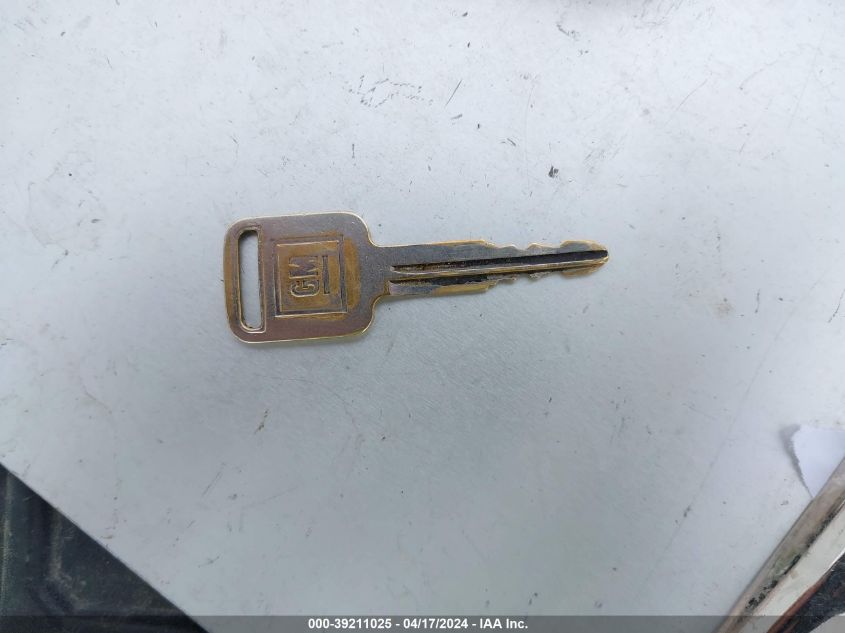 2002 Chevrolet Tracker Hard Top Lt VIN: 2CNBE634426909800 Lot: 39211025