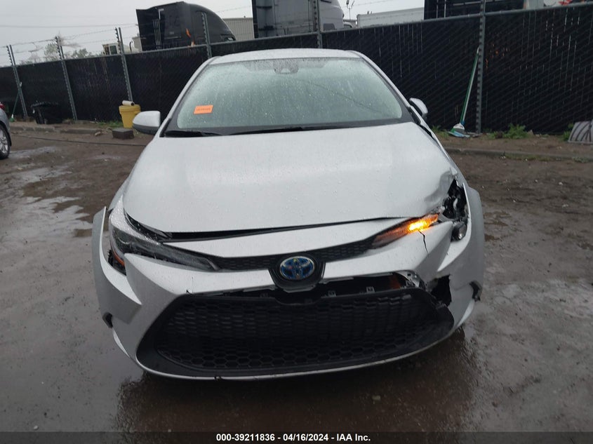 VIN JTDEAMDE2MJ003336 2021 TOYOTA COROLLA LE