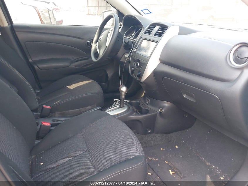 2019 NISSAN VERSA S/S PLUS/SV - 3N1CN7AP7KL870744