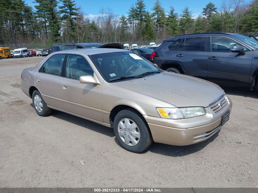 1999 Toyota Camry Le VIN: 4T1BG22K8XU403382 Lot: 39257569