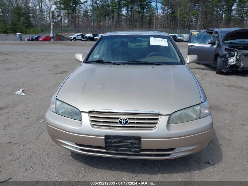 1999 Toyota Camry Le VIN: 4T1BG22K8XU403382 Lot: 39257569