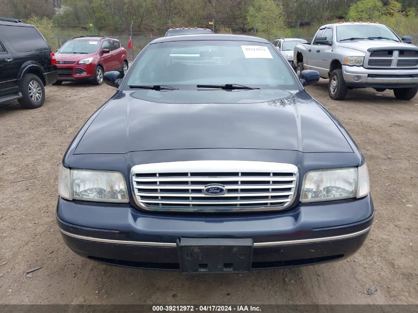 2000 Ford Crown Victoria Lx VIN: 2FAFP74W1YX139599 Lot: 39257570