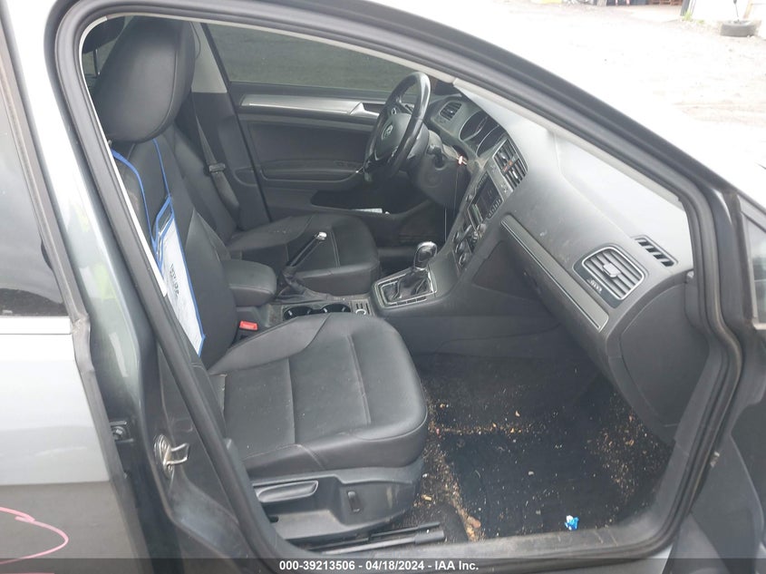 2015 VOLKSWAGEN GOLF SPORTWAGEN TDI SE 4-DOOR - 3VWCA7AU9FM514937