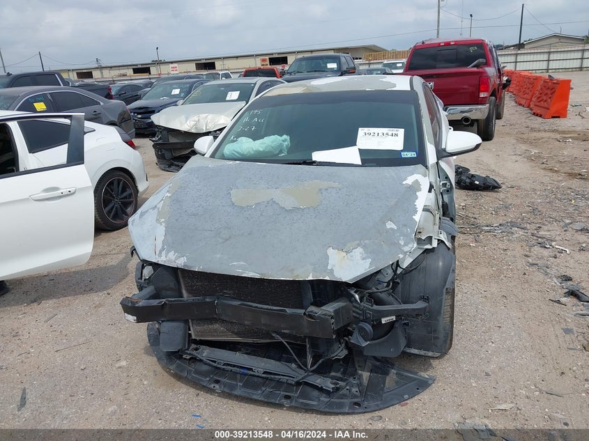 VIN 5NPD74LF2HH209615 2017 HYUNDAI ELANTRA SE