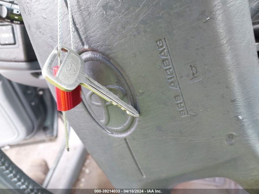 1998 Toyota Sienna Xle VIN: 4T3ZF13C1WU087865 Lot: 49682624