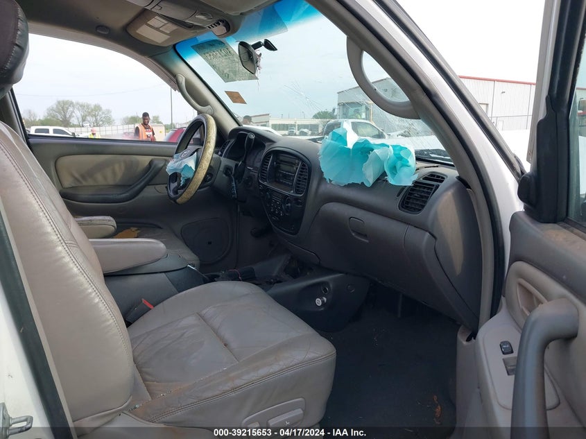 2003 Toyota Sequoia Sr5 V8 VIN: 5TDZT34A63S151378 Lot: 39215653