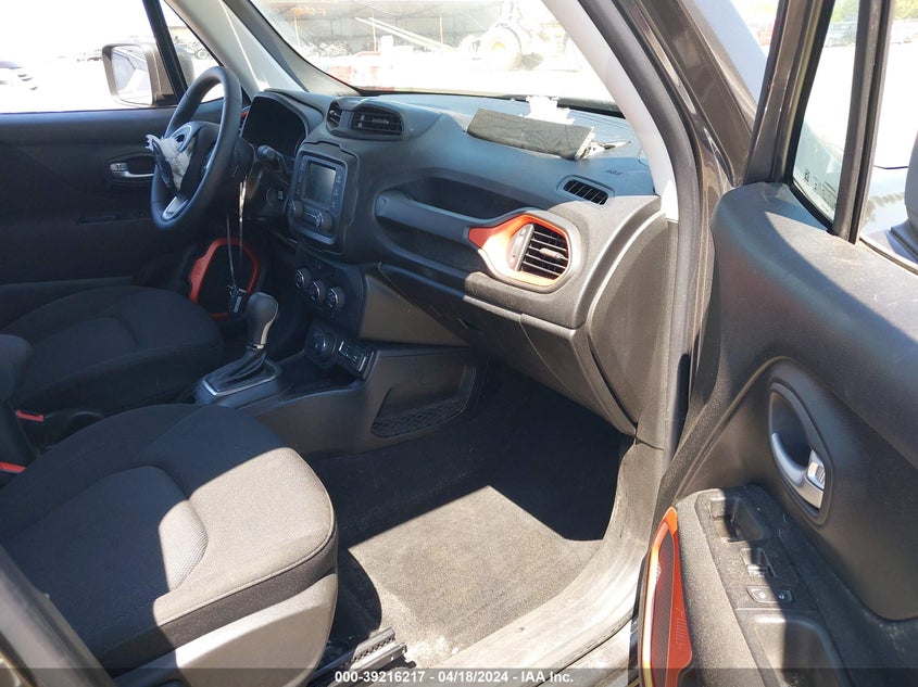 VIN ZACNJBAB5LPL00496 2020 JEEP RENEGADE UPLAND 4X4