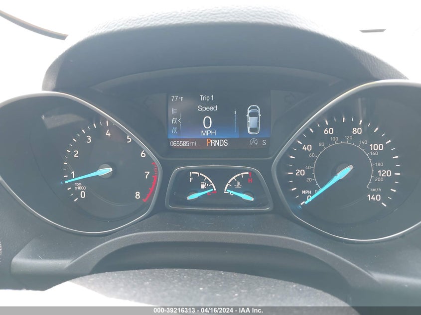 VIN 1FMCU0GD5JUB21882 2018 FORD ESCAPE SE