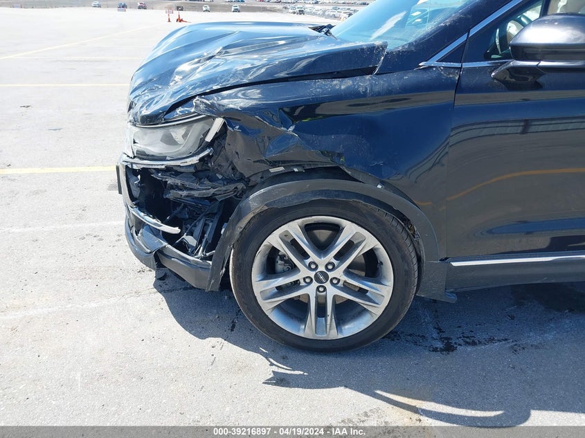 VIN 5LMCJ3D93HUL08975 2017 LINCOLN MKC RESERVE