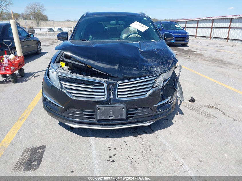 VIN 5LMCJ3D93HUL08975 2017 LINCOLN MKC RESERVE