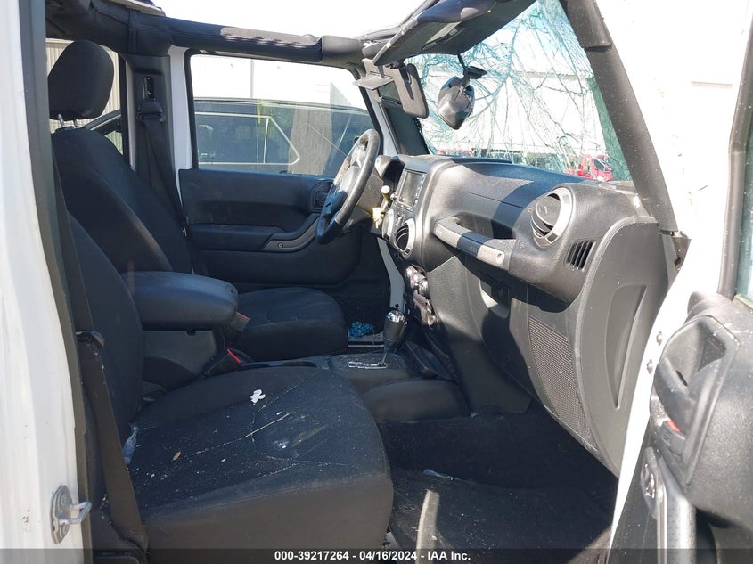 2016 JEEP WRANGLER UNLIMITED SPORT - 1C4BJWDG0GL345635