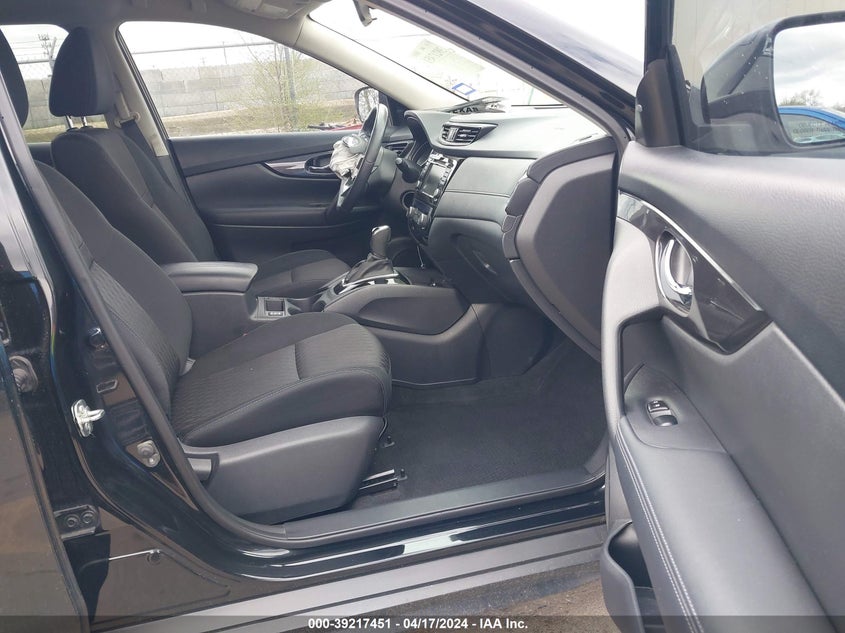 VIN KNMAT2MT7JP515999 2018 NISSAN ROGUE S/SV