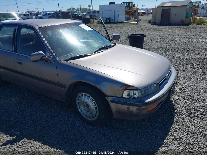 1992 Honda Accord Lx VIN: 1HGCB7653NA215779 Lot: 39217465