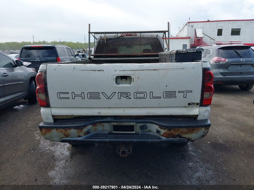 2005 Chevrolet Silverado 3500 Work Truck VIN: 1GCHK332X5F908570 Lot: 39217901