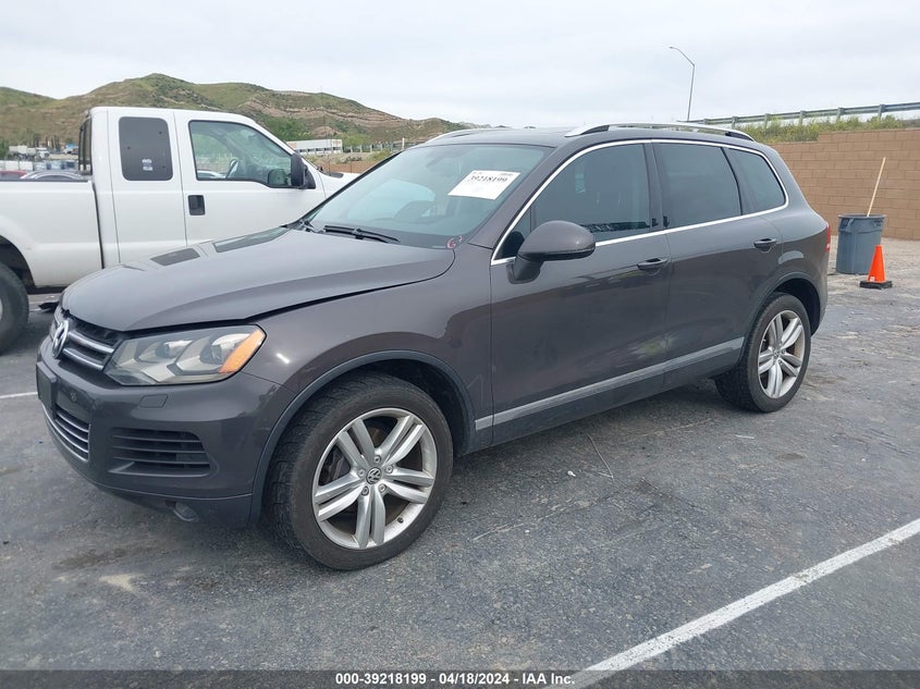 2013 VOLKSWAGEN TOUAREG TDI EXECUTIVE - WVGEP9BP4DD004269