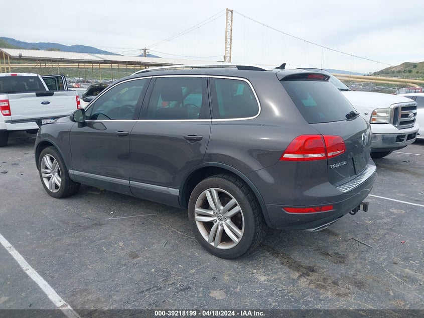 2013 VOLKSWAGEN TOUAREG TDI EXECUTIVE - WVGEP9BP4DD004269