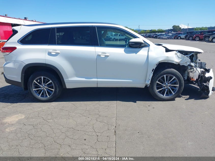 2018 TOYOTA HIGHLANDER XLE VIN: 5TDJZRFH5JS824733