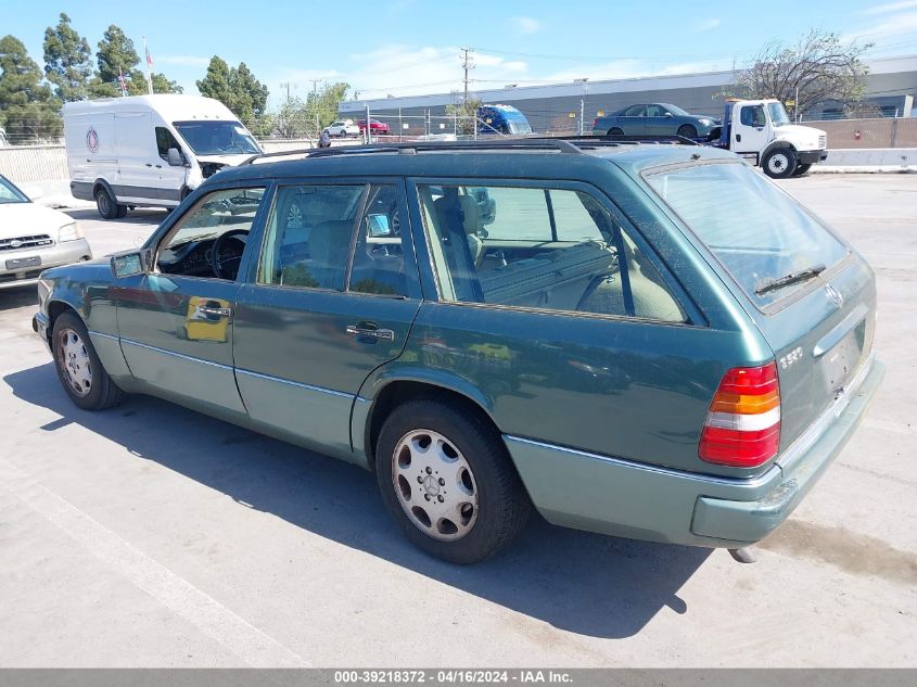 1994 Mercedes-Benz E 320 VIN: WDBEA92EXRF294371 Lot: 39218372