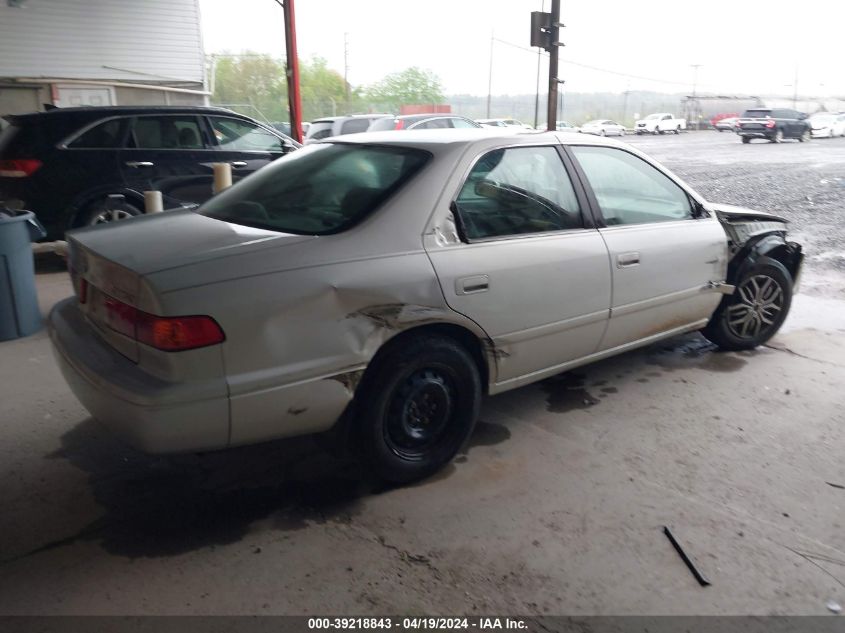 2000 Toyota Camry Le VIN: 4T1BG22K1YU713777 Lot: 39218843