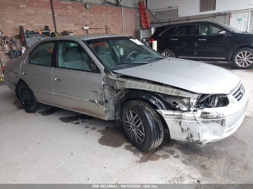 2000 Toyota Camry Le VIN: 4T1BG22K1YU713777 Lot: 39218843