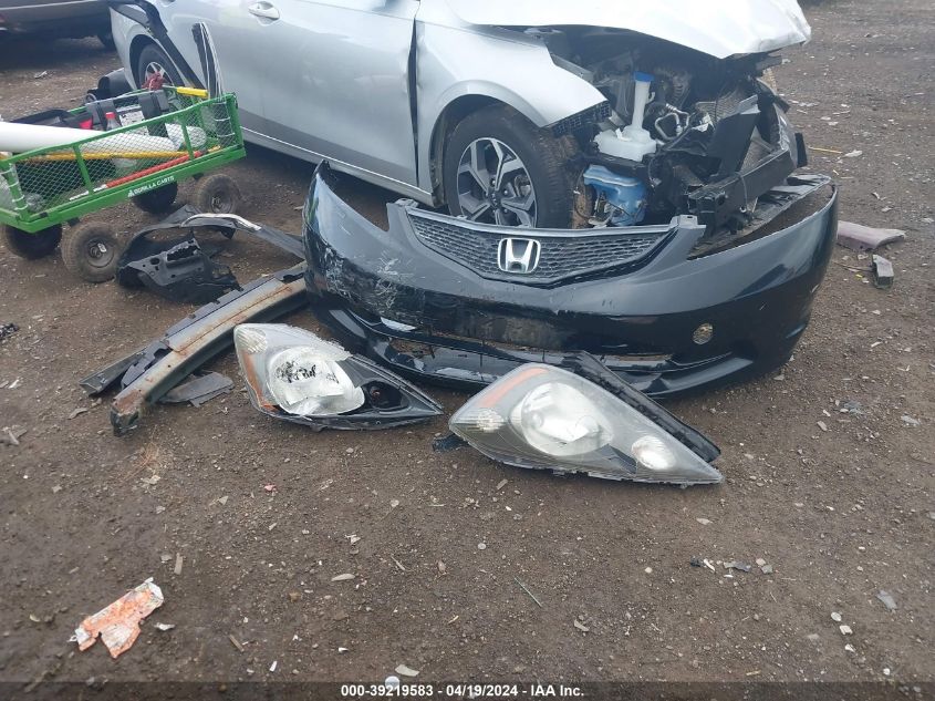 2013 Honda Fit VIN: JHMGE8H33DC075565 Lot: 39219583