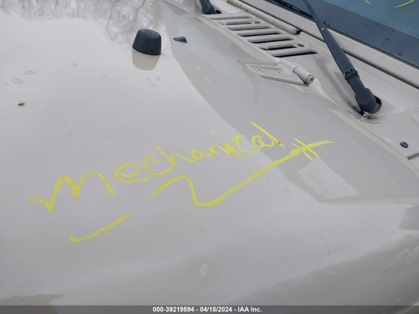 2016 Jeep Wrangler Unlimited Sahara VIN: 1C4BJWEG1GL233098 Lot: 39219594