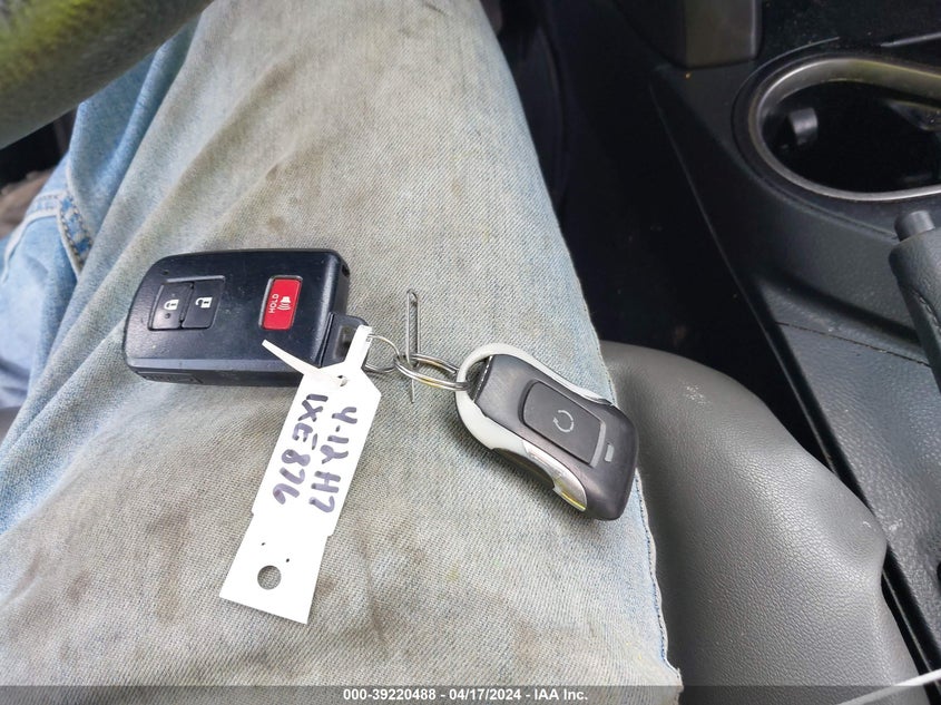 2018 TOYOTA RAV4 HYBRID LE - JTMRJREV4JD194782