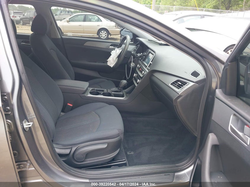 2018 HYUNDAI SONATA SE - 5NPE24AF9JH637788