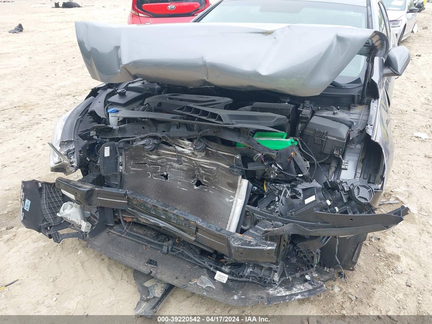 2018 HYUNDAI SONATA SE - 5NPE24AF9JH637788