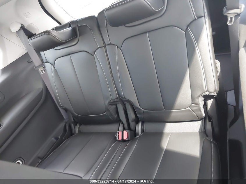 VIN 1C4RJKBG2P8751560 2023 JEEP GRAND CHEROKEE L LIMITED 4X4